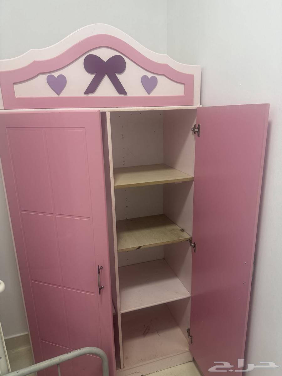 للبيع دولاب نظيف بسعر خاص لصامل64416584377858111