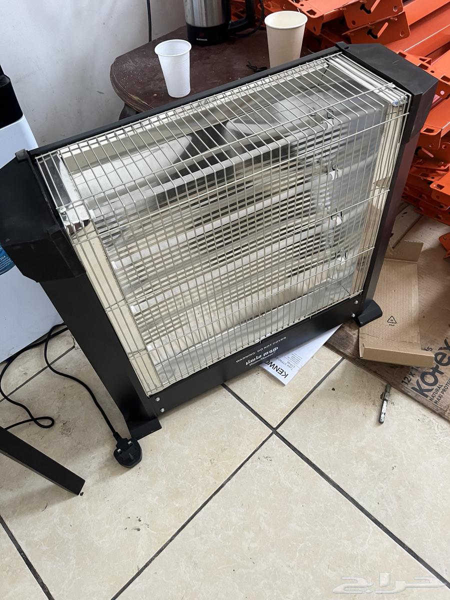 Two refrigerators, a washing machine, and a heater64414900023937112