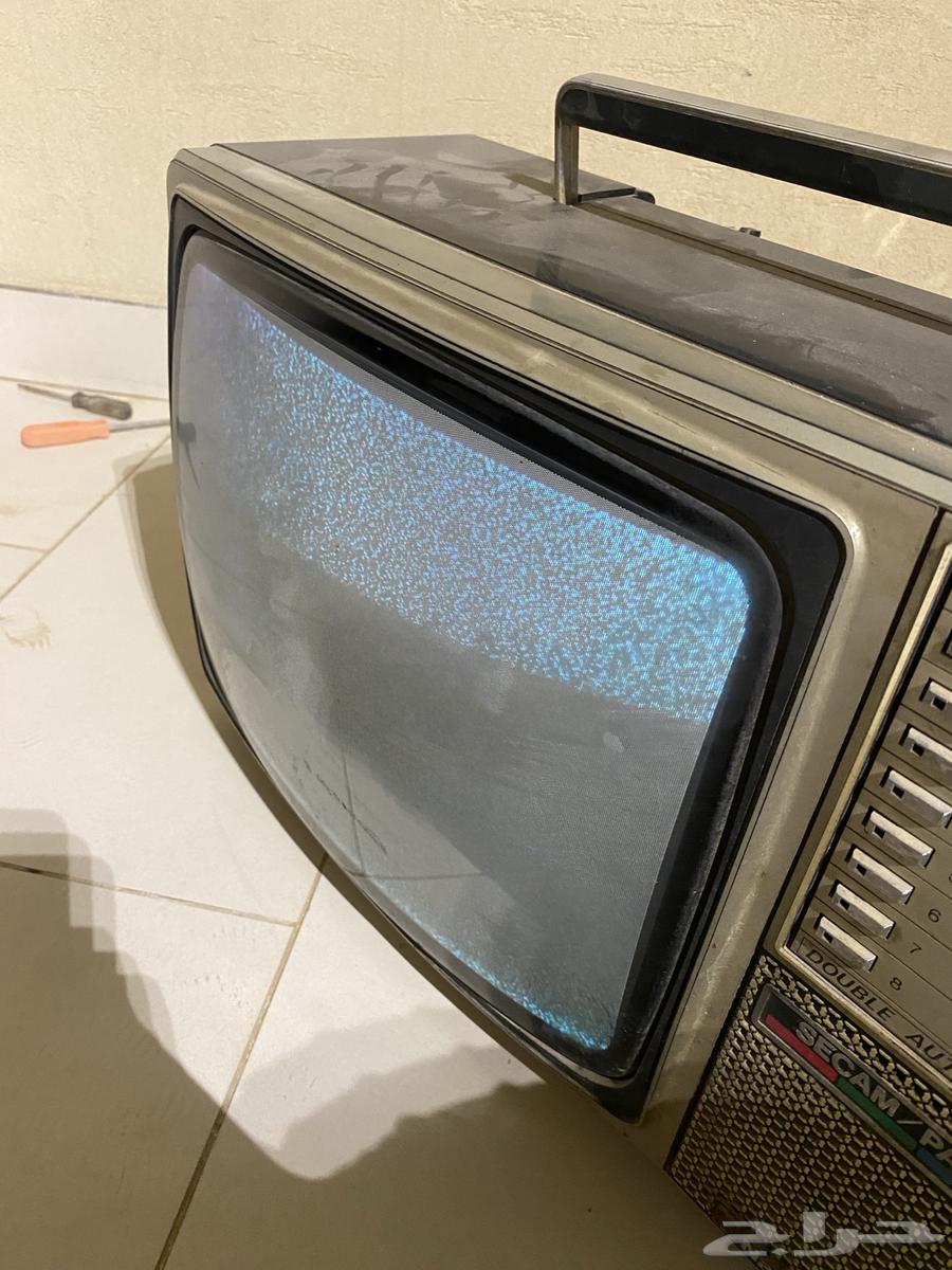 يا أهل الندره تلفزيون عام 1412 هجري قديم جدا  و نادر وشغال64419065113347112