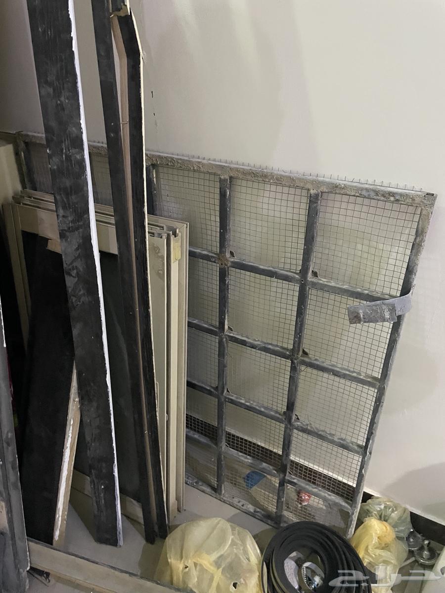 ابواب خشب وشباك المنيوم للبيع64415209067010112