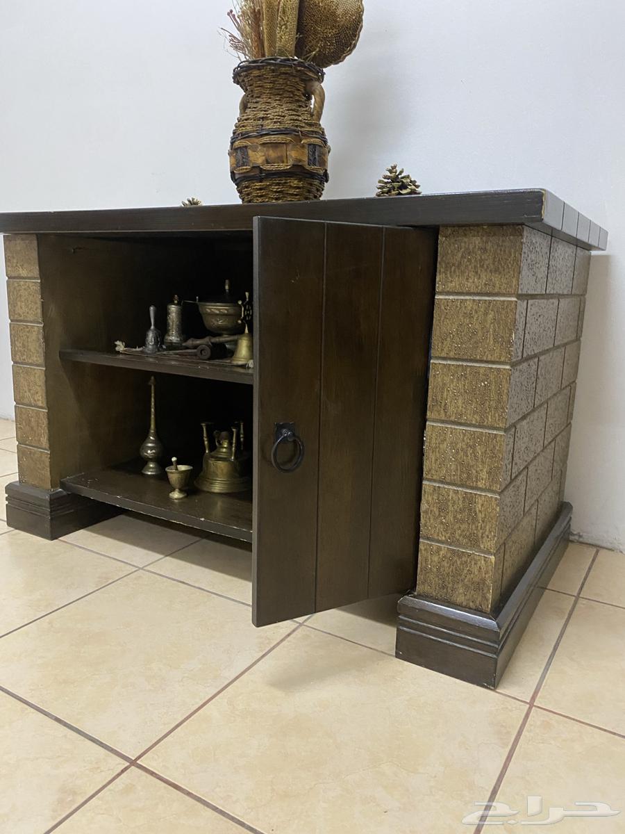 طاولة تلفاز للبيع64417698843394112