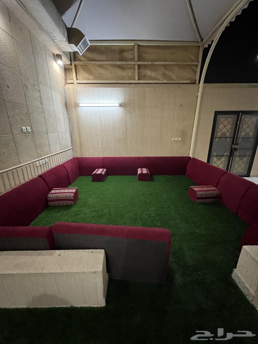 مجلس ملحق نظيف لاشق ولا كسر64413126386945110