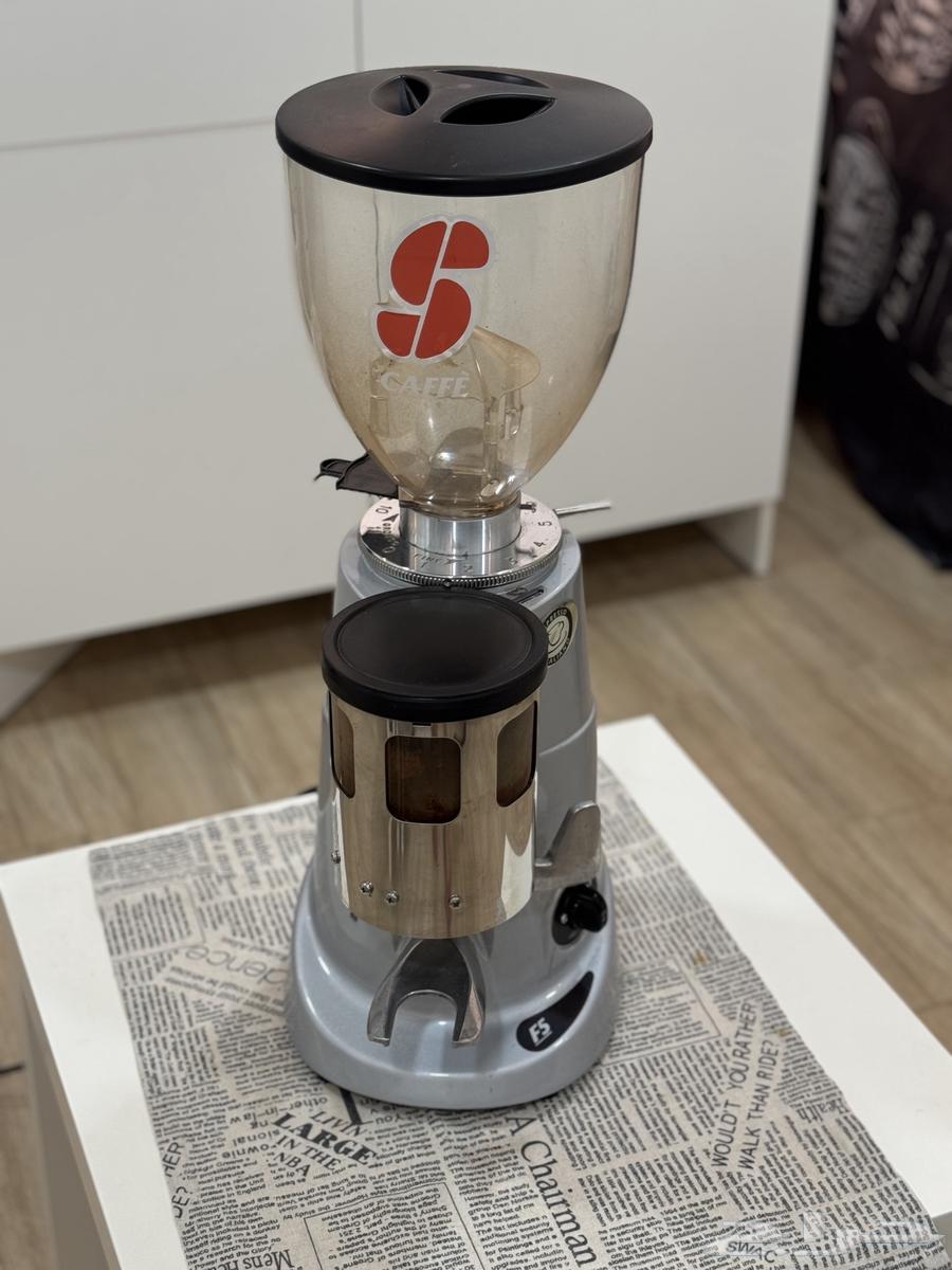 طاحونه قهوة ايطاليه64415074337027110