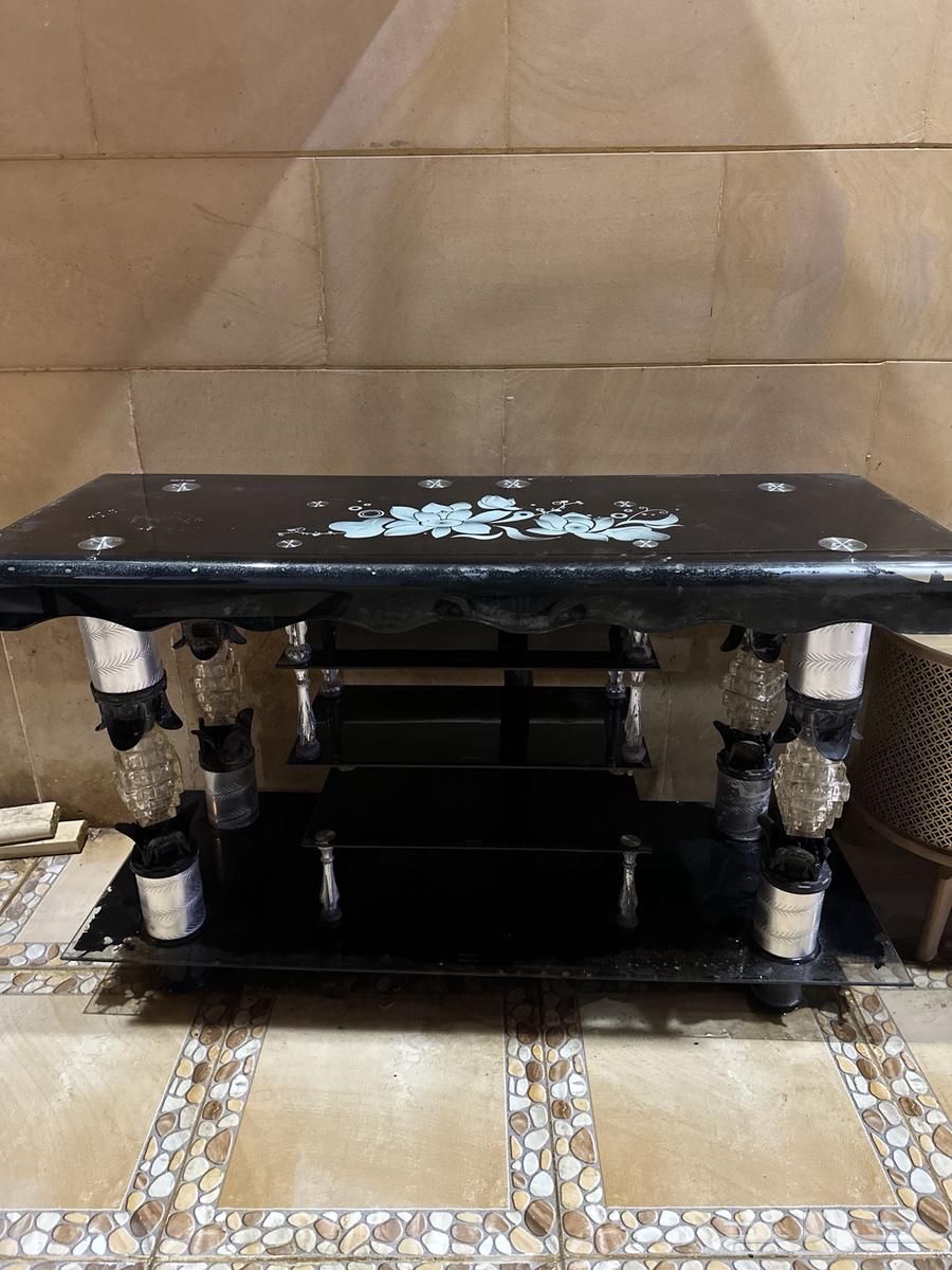 طاولة تلفزيون للبيع العدد 264417807674242113