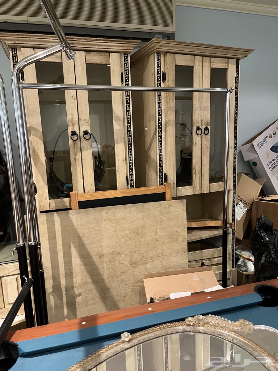 مكتبة جميلة خشب ماليزي بحالة ممتازه بدون مقابل64417985399555110