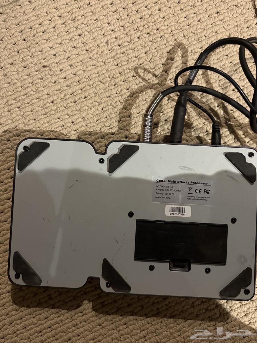 Guitar sound effect device64417142843651112