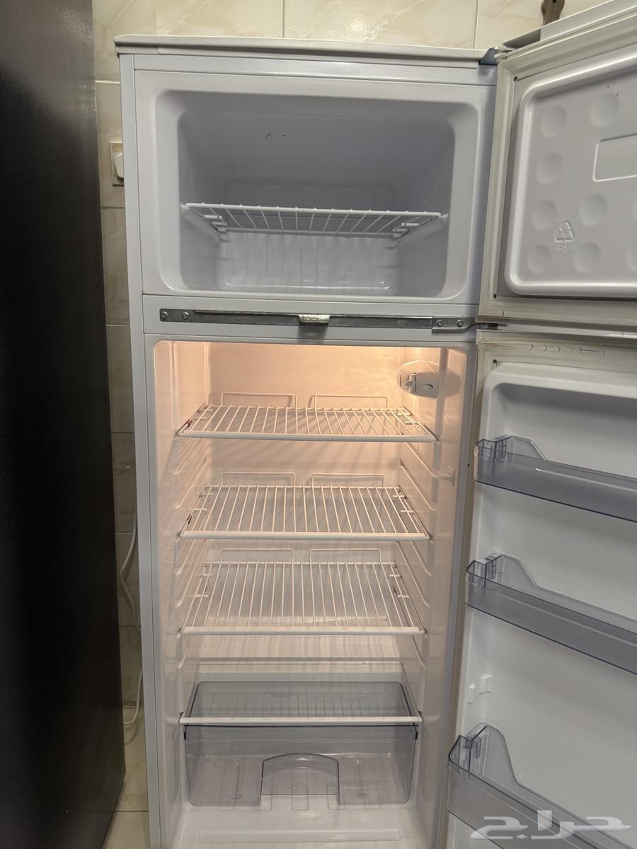 ثلاجه للبيع نظيفه64415746668546112