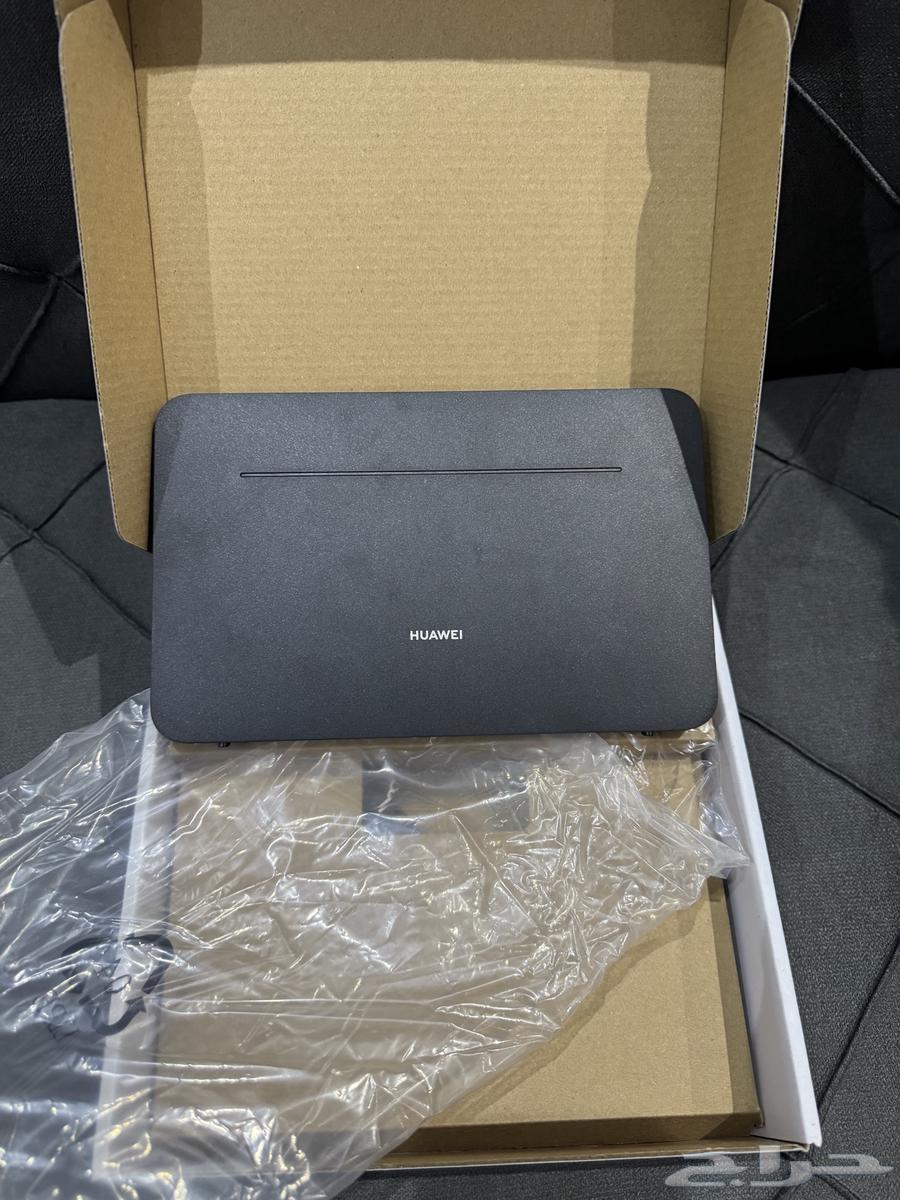 Huawei 4G router used for only one week at a price of 325 riyals64415249023234110