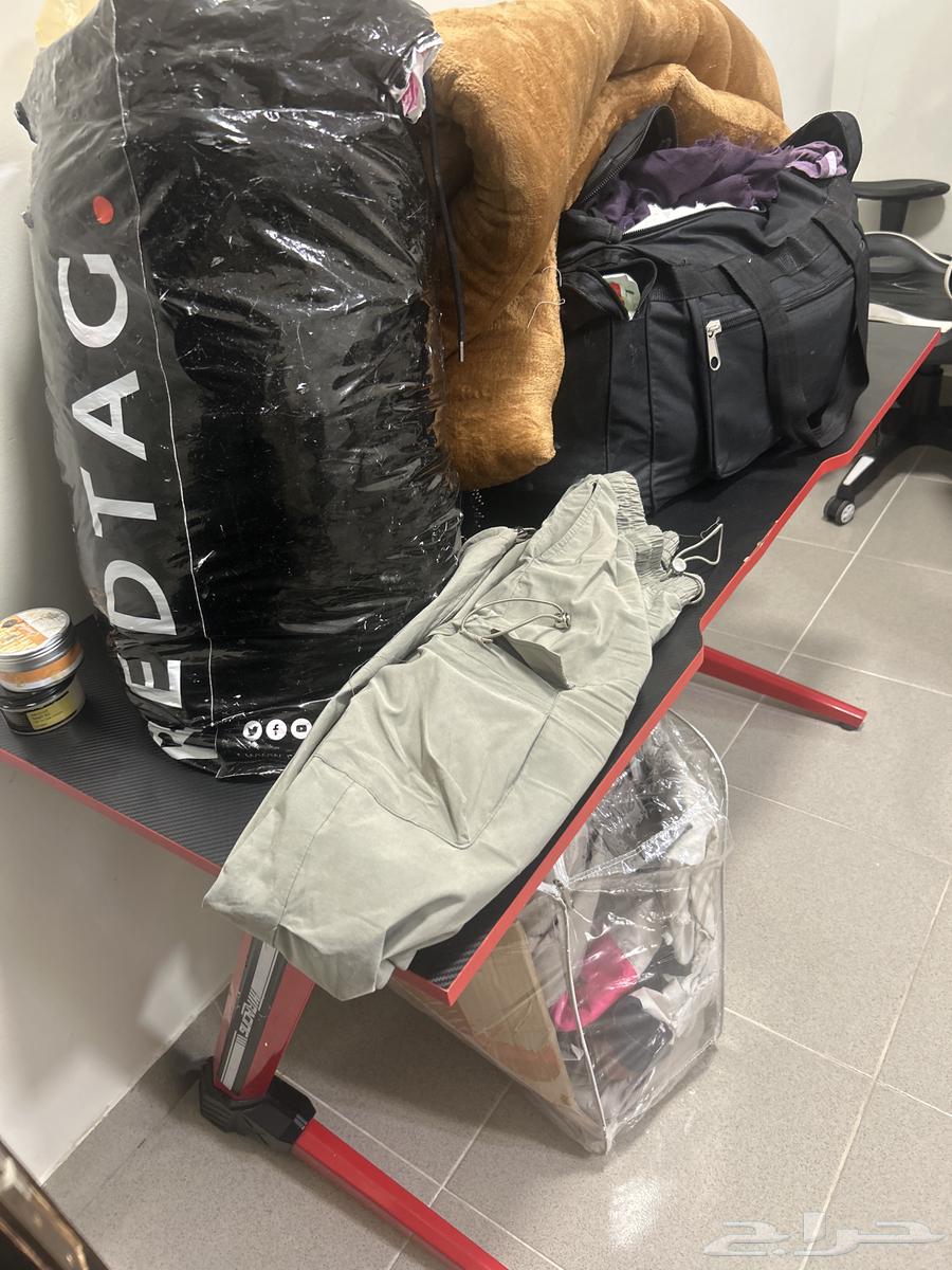 A new table suitable for everything, selling because I don't need it64418716991873110