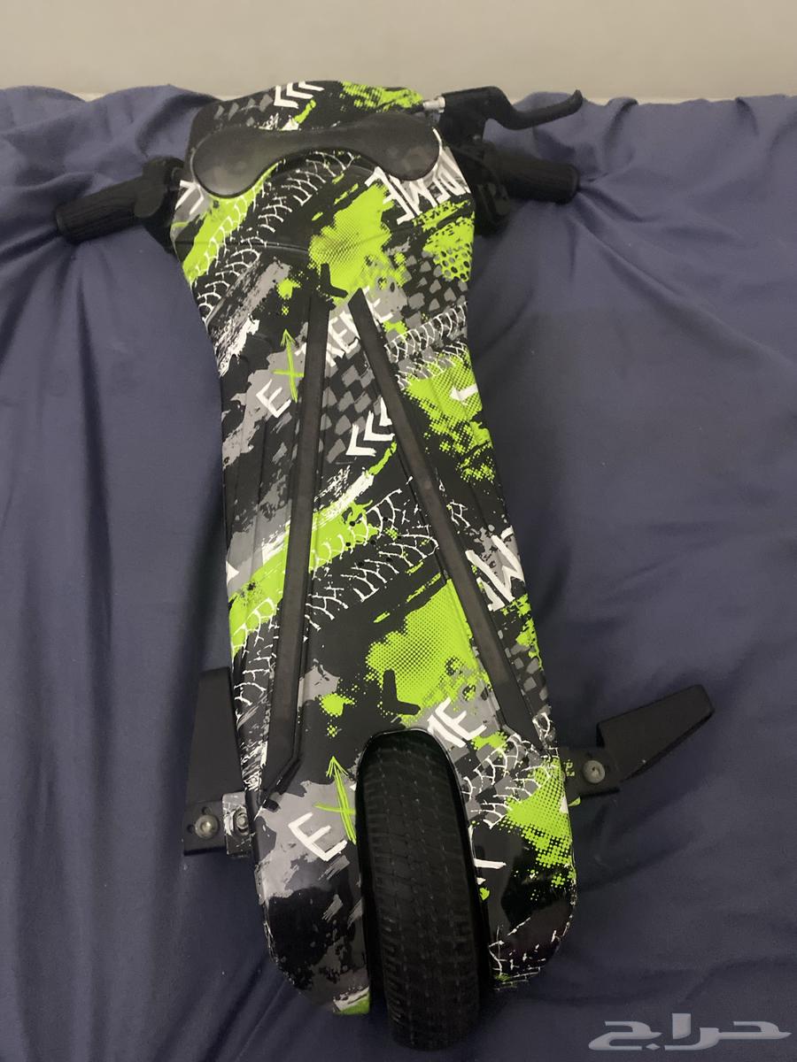 السلام عليكم اعرض لكم اسكوتر م كمل عندي شهر64416518949505110