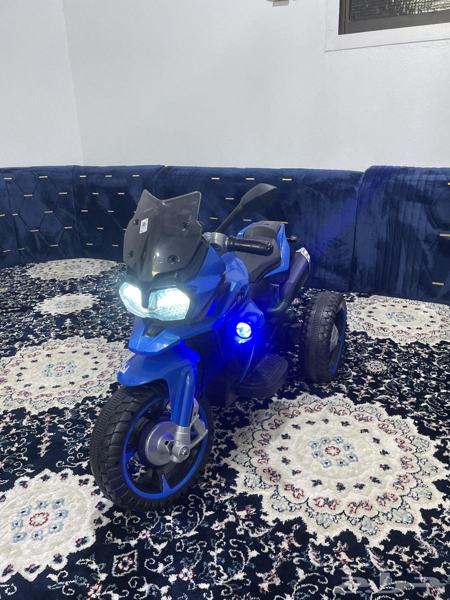 User from the city, comes with charger and keys, price 25064412441321346110