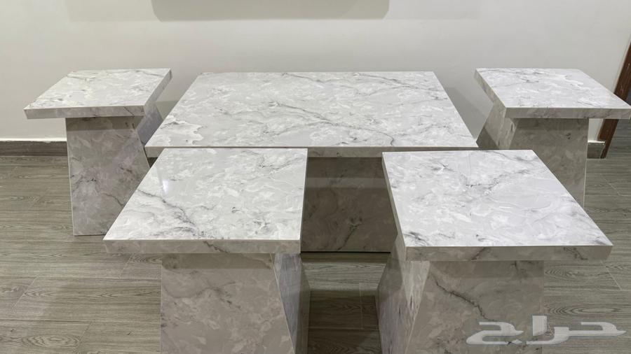 طاولة رخام مع 4 طاولات خدمه64415504990467113