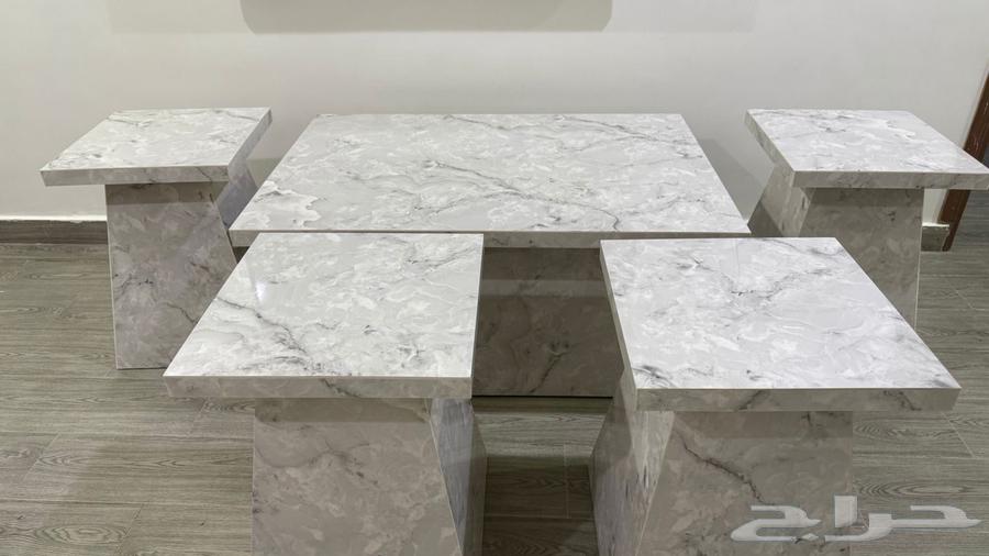 طاولة رخام مع 4 طاولات خدمه64415504990467111
