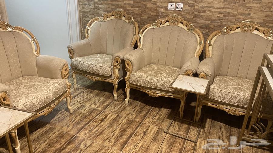 Clean classic sofa64416994733187110