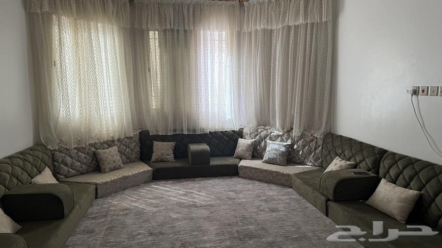 كنب عربي نضيف جديد شامل الفرشه و3 ستاير64416334034178111