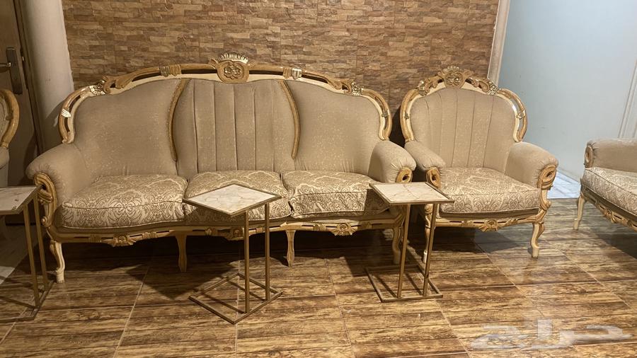 Clean classic sofa64416994733187111