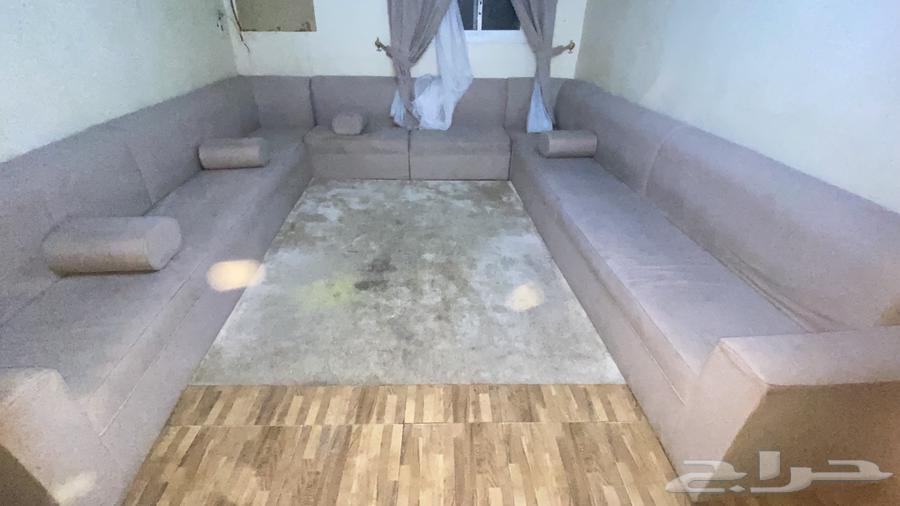 Sofas, cushions, and entrance64418012270979112