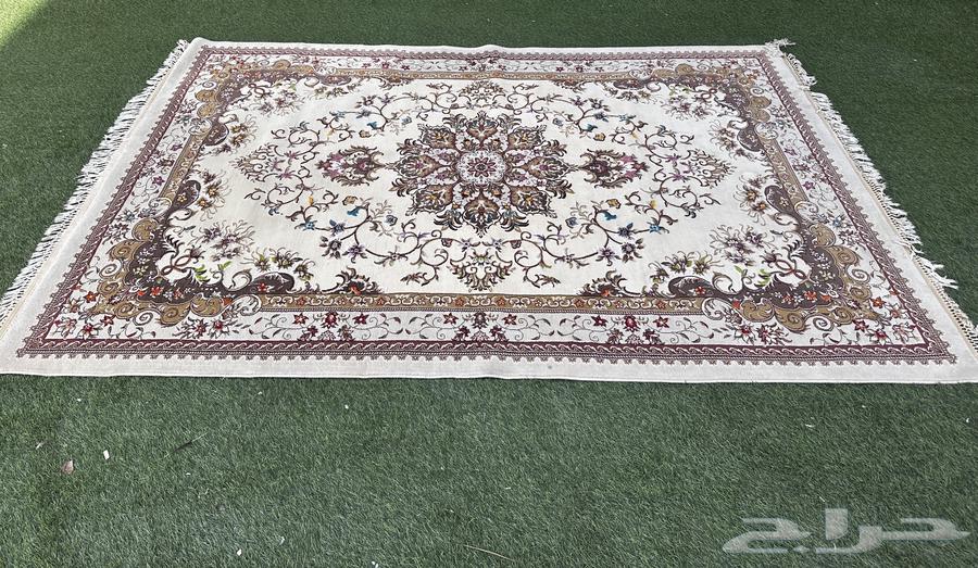 Excellent condition carpet64414329112963110