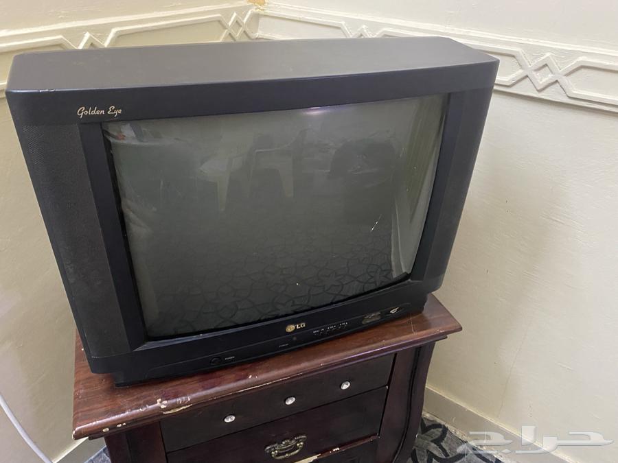 غساله بحاله جيده 2 سرير بحاله جيده طاوله 4 كراسي 2 تلفزيون64414263369219114