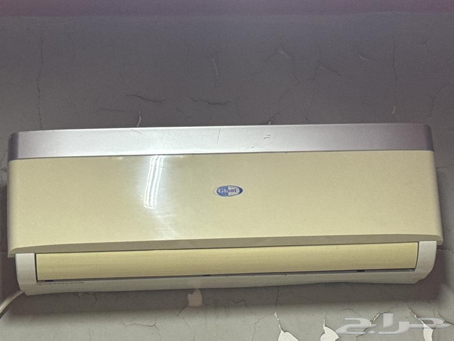 للبيع مكيف سبيلت مدفأة كهربائية وطاولة شاشة64414315707011114