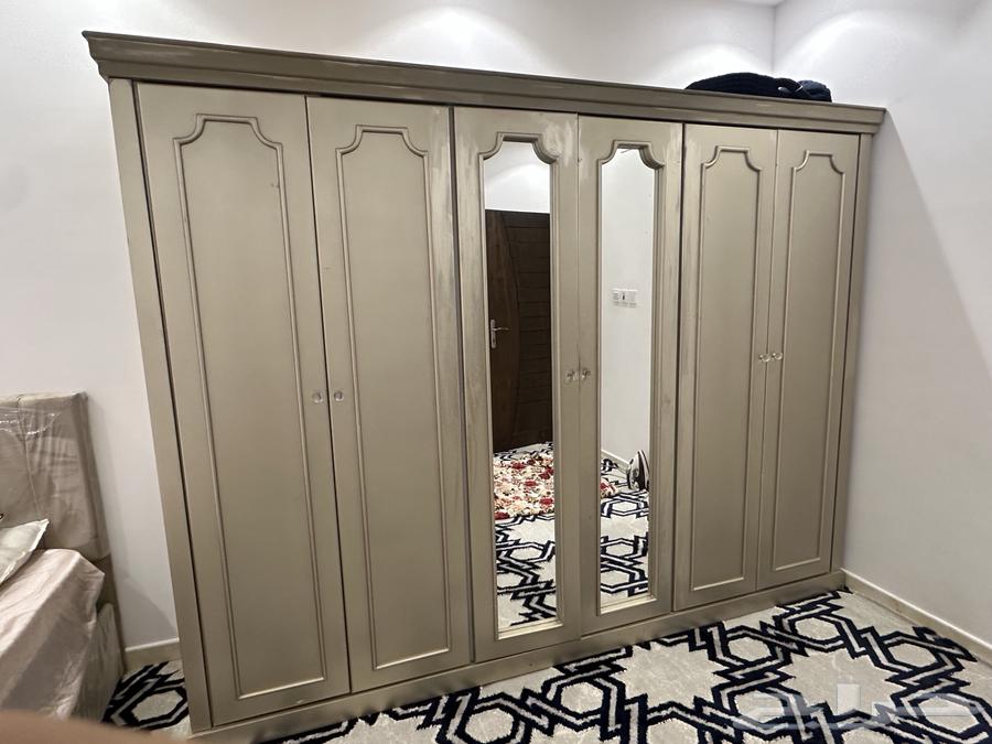 دولاب ملابس كبير جدا  وجديد64414368938499110