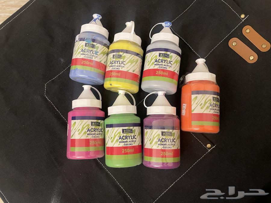 بدلة رسم والوان اكريليلك متعدده ولوح كبيره ووسط وصغيره64417278758659114