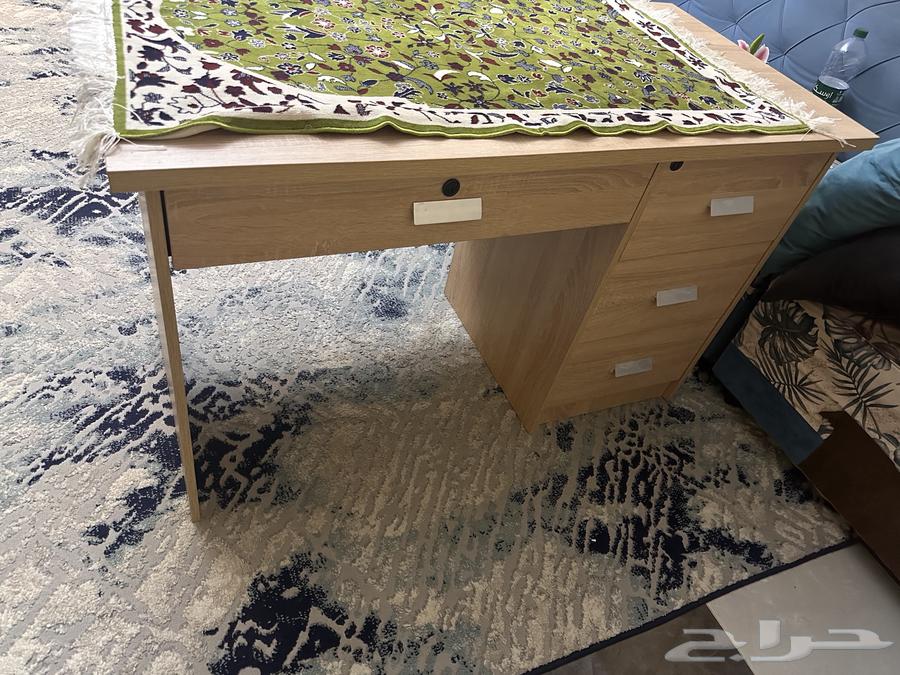 مكتب للبيت64417944988674111