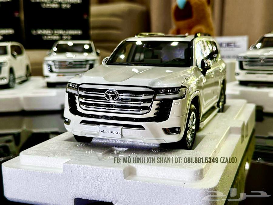 مجسم اصلي سيارة تويوتا لاندكروزر فاخر جدا64578006521731111