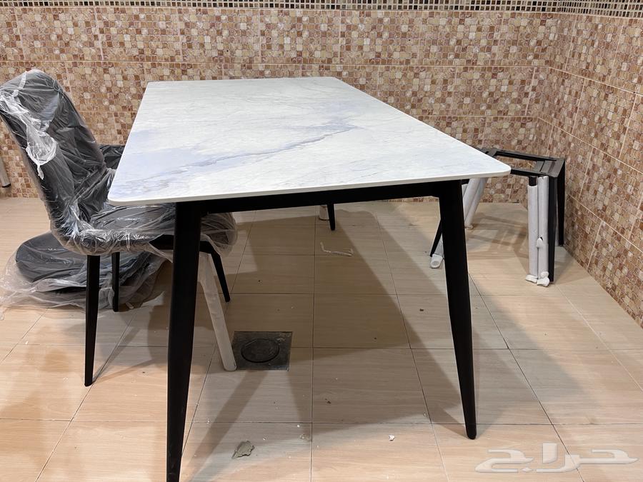 طاولة طعام جديدة للبيع64416571079938110