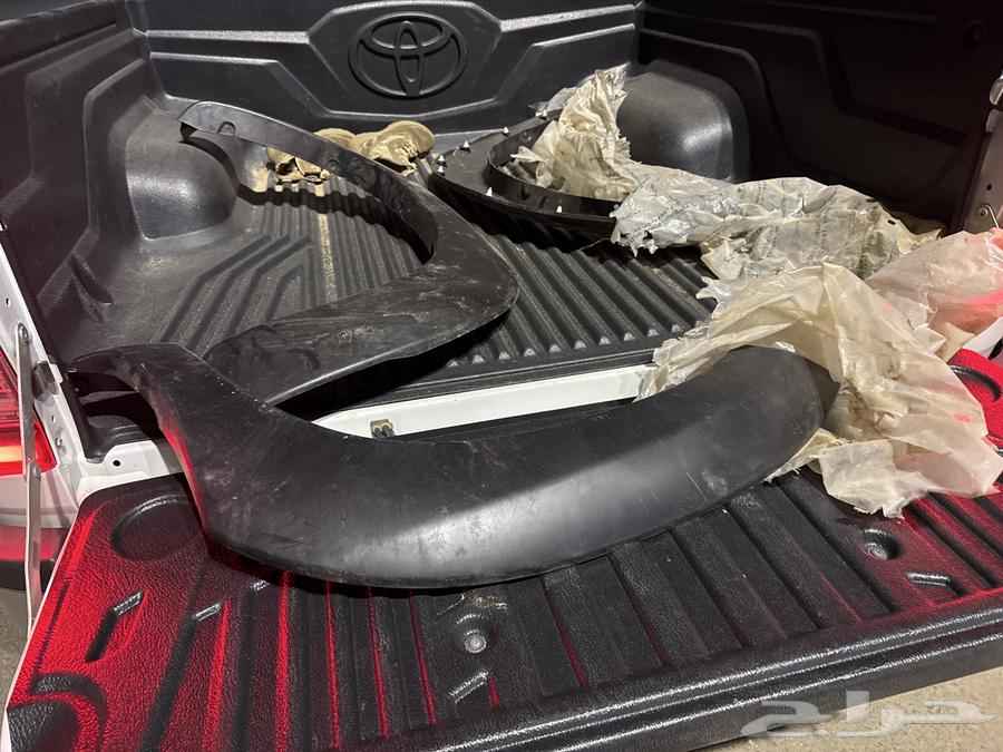 ثلاث رفارف هايلوكس موديل ( 2020-2024 )64576492792194111