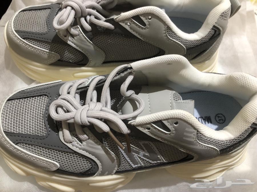 حذاء رياضي جديد تماماا للبيع64415907985539113