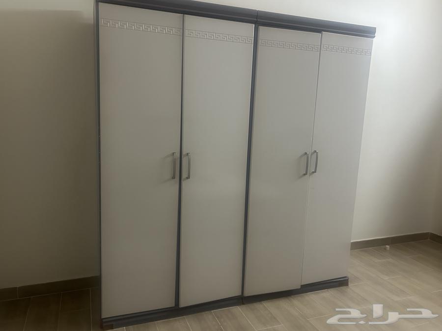 سرير ودولاب ظرفتين واثنين تعليق ب 25064416967791873110