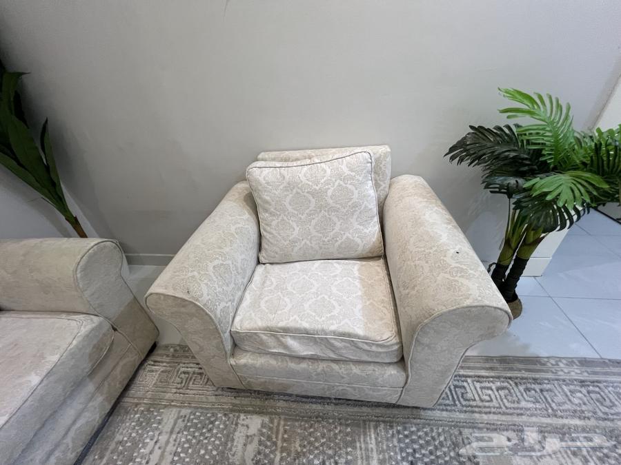 طقم كنب وسراير بيع عاجل بالمروج64417766435713112