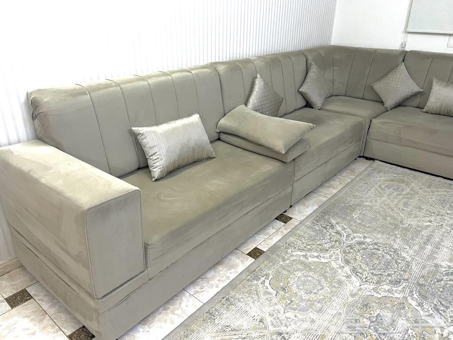 Sofa with carpet64417685291011110