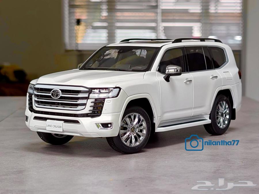 مجسم اصلي سيارة تويوتا لاندكروزر فاخر جدا64578006521731113