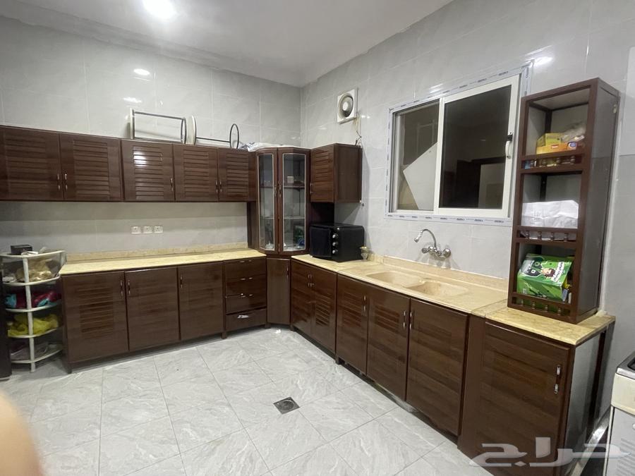 مطبخ كبير للبيع شبة جديد64413652653827110