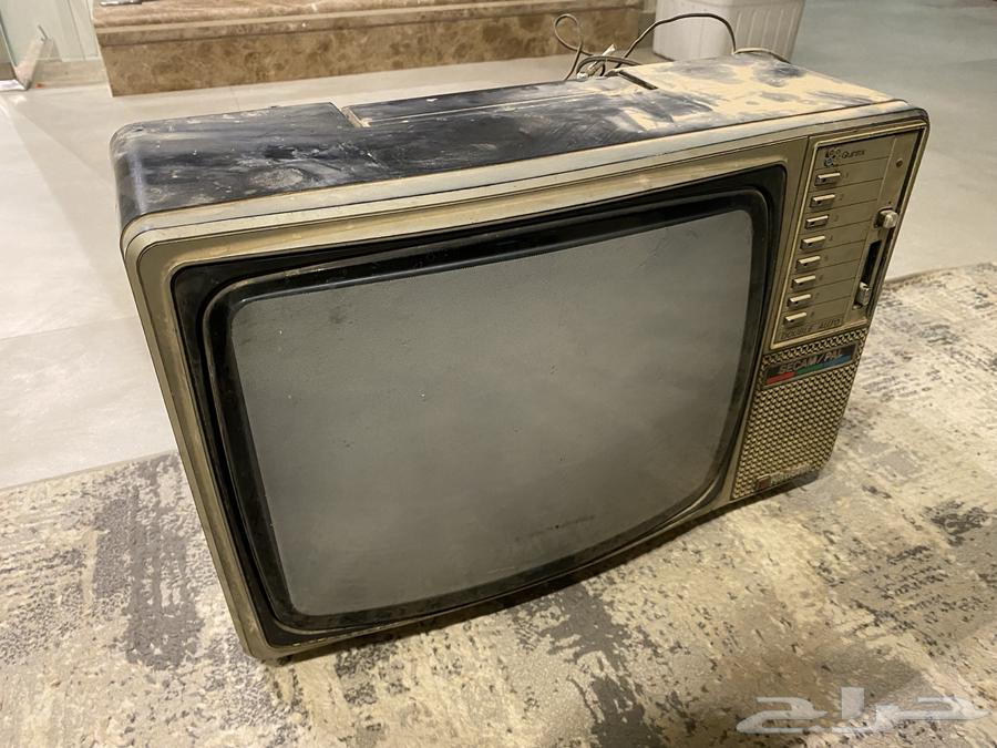 يا أهل الندره تلفزيون عام 1412 هجري قديم جدا  و نادر وشغال64419065113347110