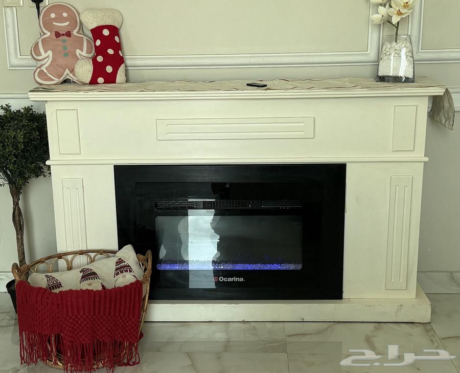 Fireplace with heating device64414289789698110