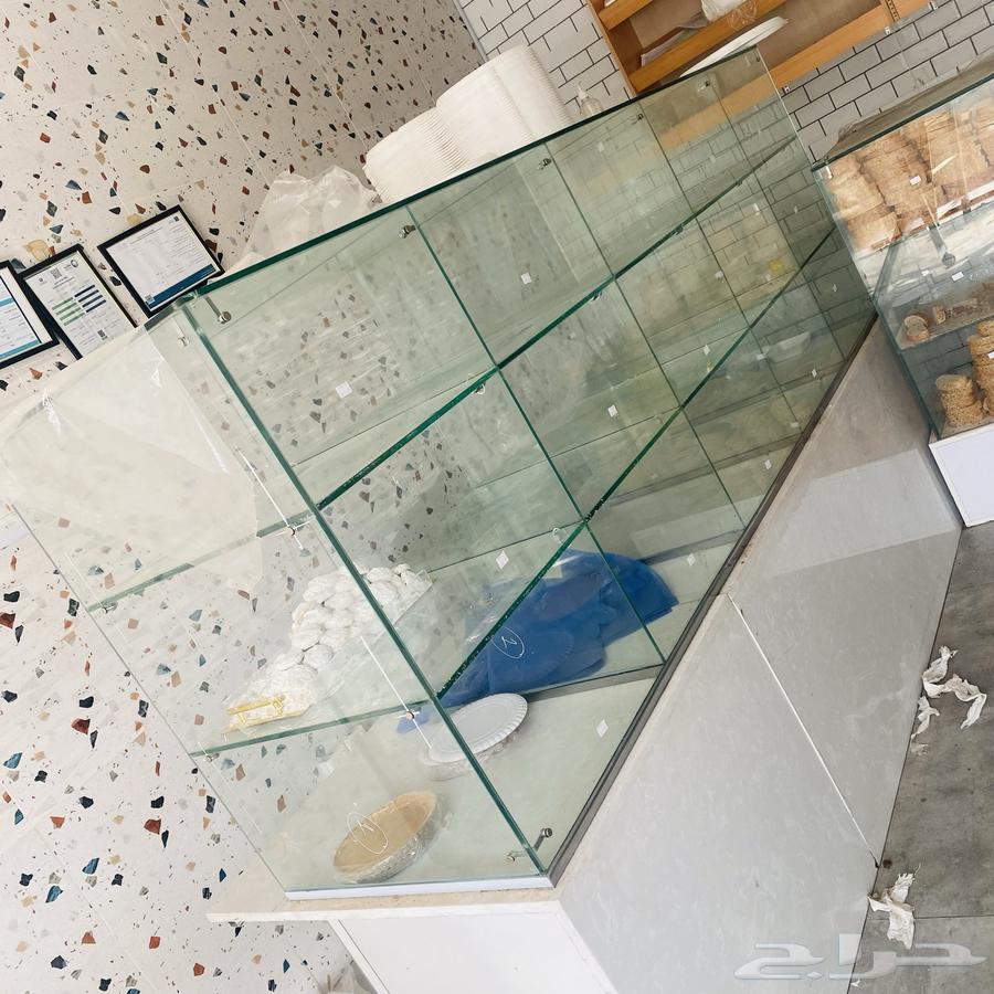 دولاليب زجاجيه مع قاعده خشب وبديل رخام للبيع باقل سعر64415733225346111