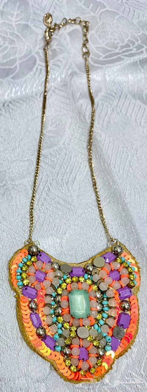 صندوق ومجموعة حلي وسبح وساعات64417944892418113