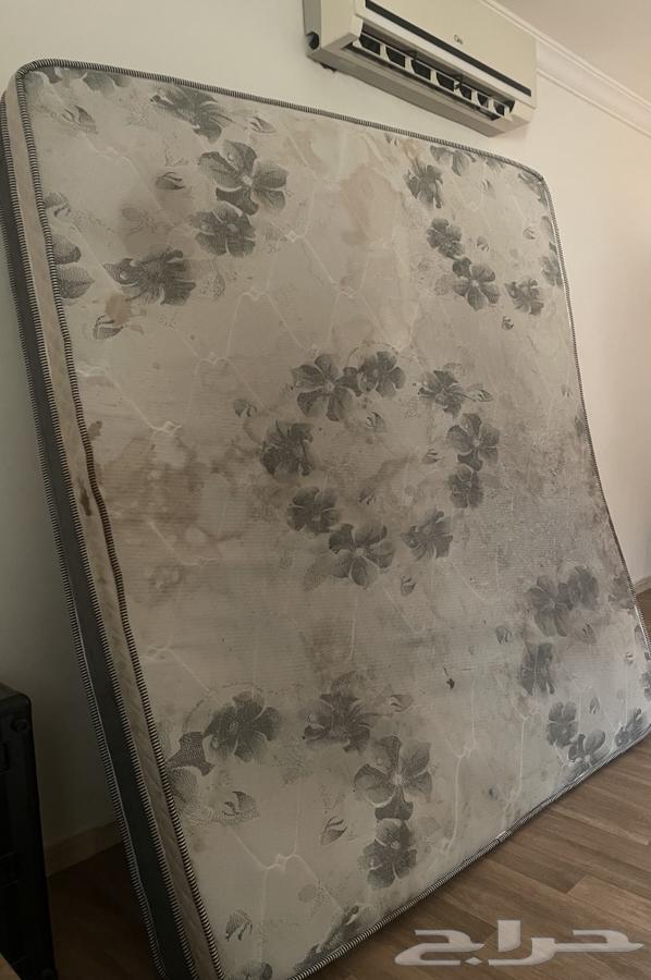 مرتبة سرير مستخدمة مقاس 18064414886418818111