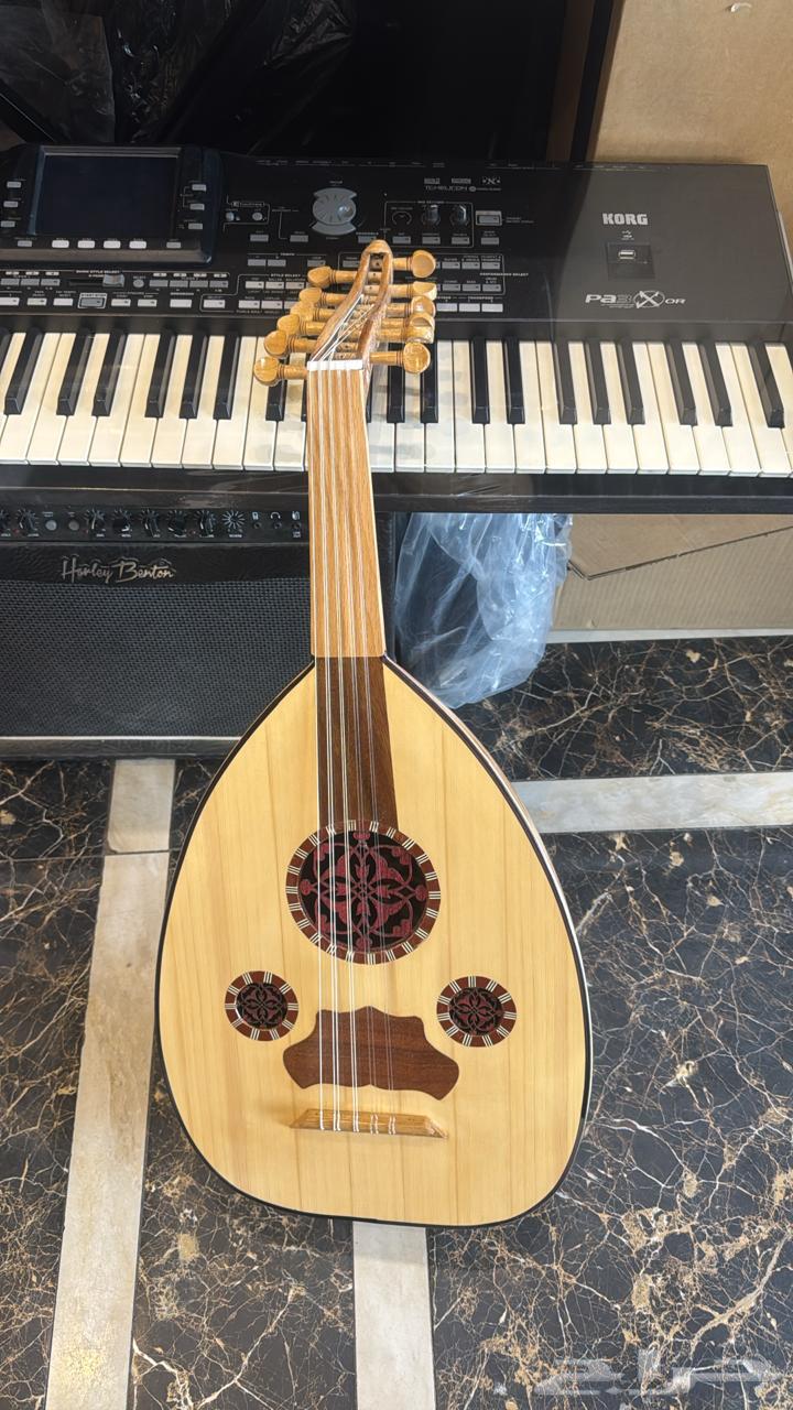 الة عود مع شنطة وريش 350 ريال فقط شامل التوصيل64415814348929112