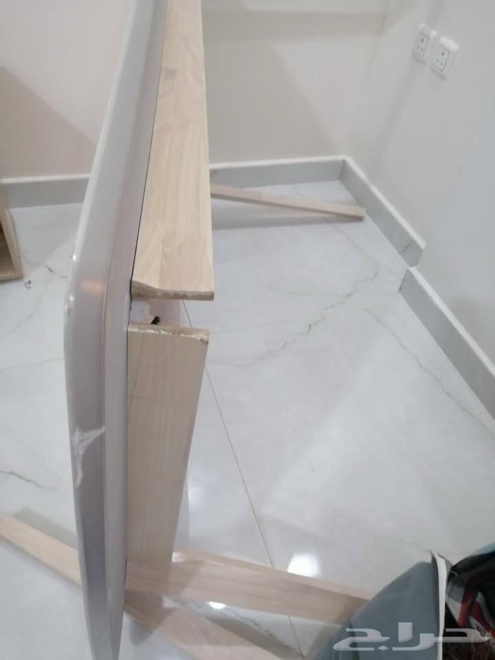 Dining table with 6 chairs and dressing table64415491560706112