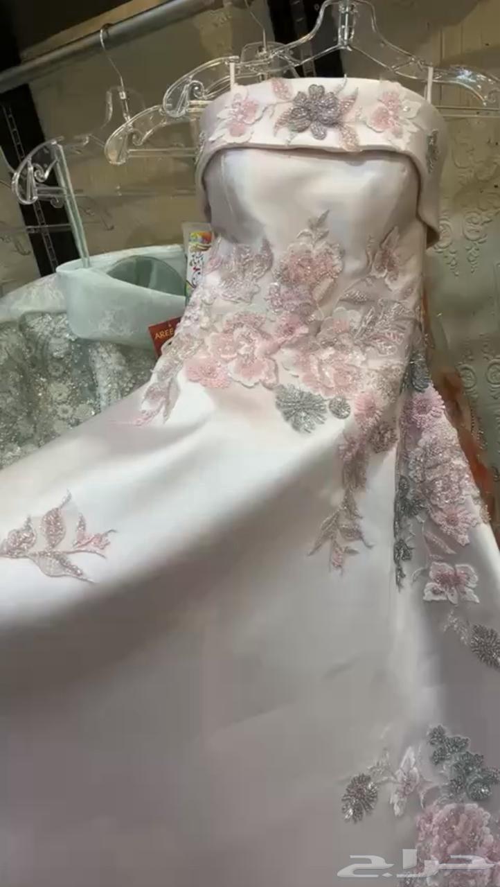 طاوله ملكة جاهزة بالكامل وفستان ملكة جديد64416822557442112