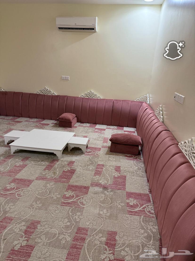 مساند للبيع نظيفة جدا  مع جميع الاغراض64418526198658111