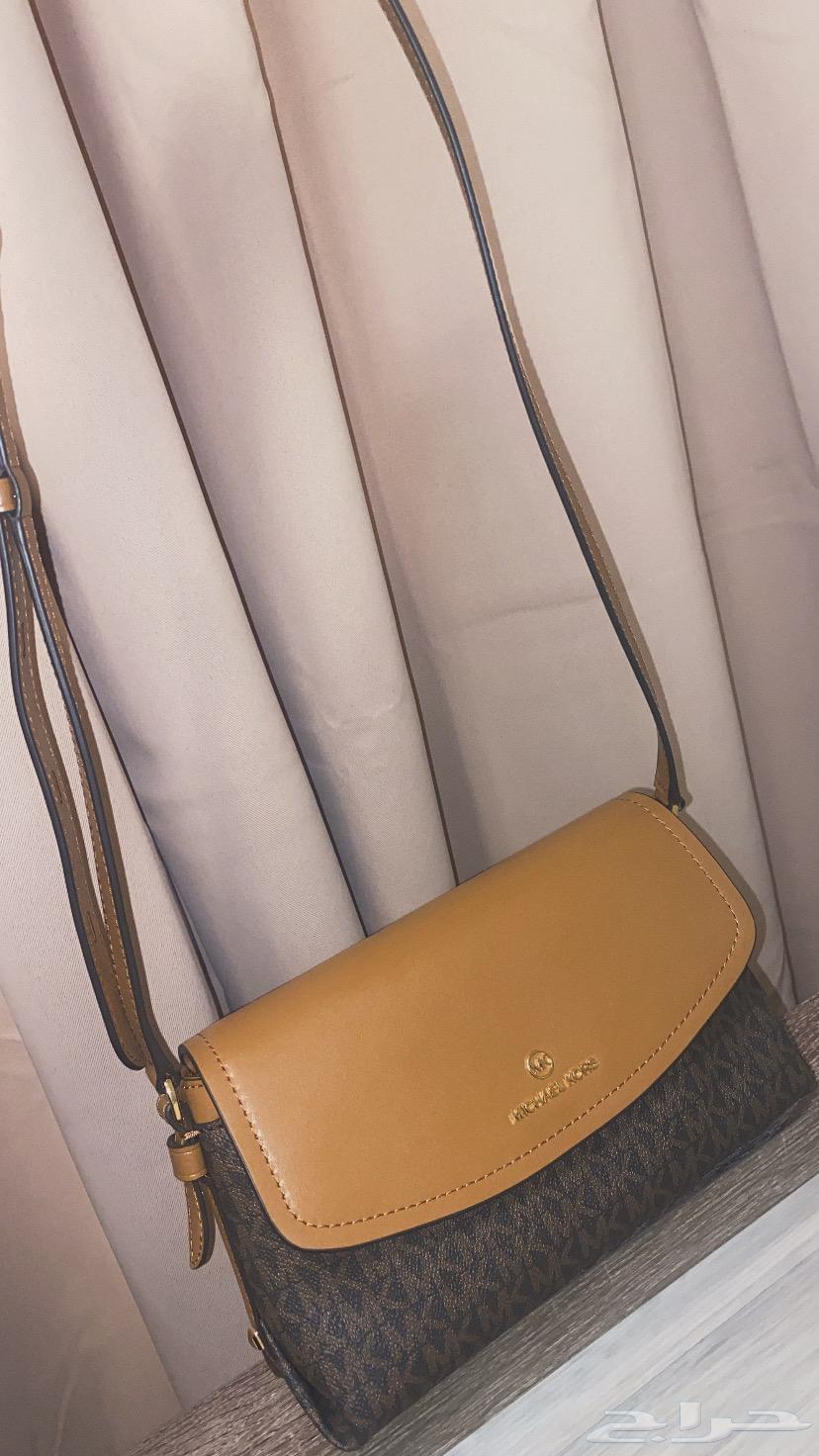 شنطة مايكل كورس اصلية64416281025025113