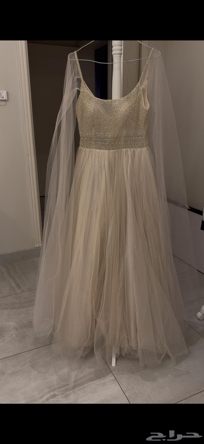 فساتين مستعمله للبيع .. انلبست يوم واحد64413665920386110