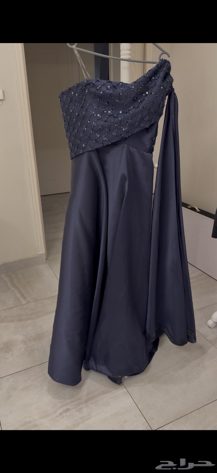 فساتين مستعمله للبيع .. انلبست يوم واحد64413665920386113