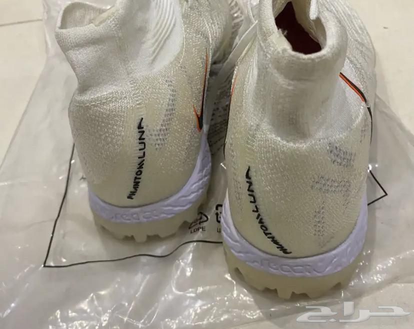 كرة الدوري الانجليزي 2024  202564416862301954111