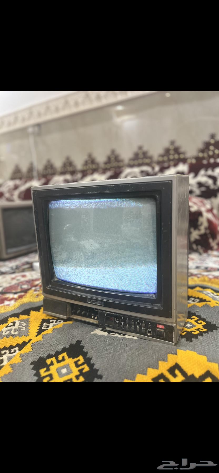 للبيع تلفزيون قديم توشيبا شغال يوجد ملاحضات موضحه حد 10064418676012802110